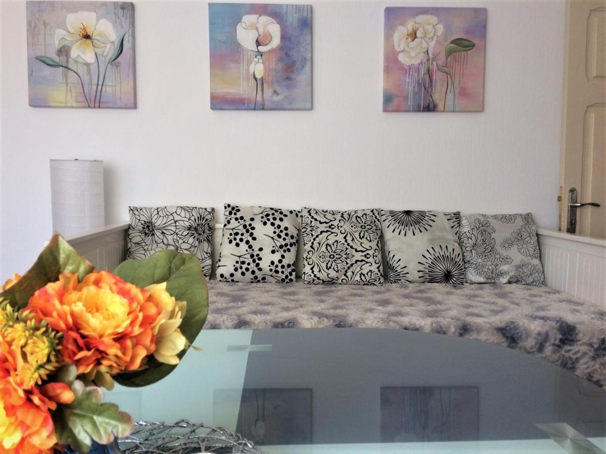 Ludvika Elegance Apartment Liepāja Esterno foto